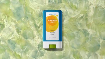 Free Sunscreen Stick Mockup PSD