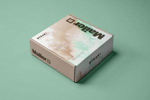 Free Brown Cardboard Delivery Mailer Box Mockup PSD