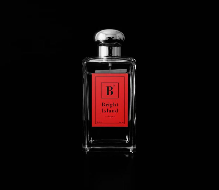 Free Super Luxurious Perfume Bottle Label Mockup