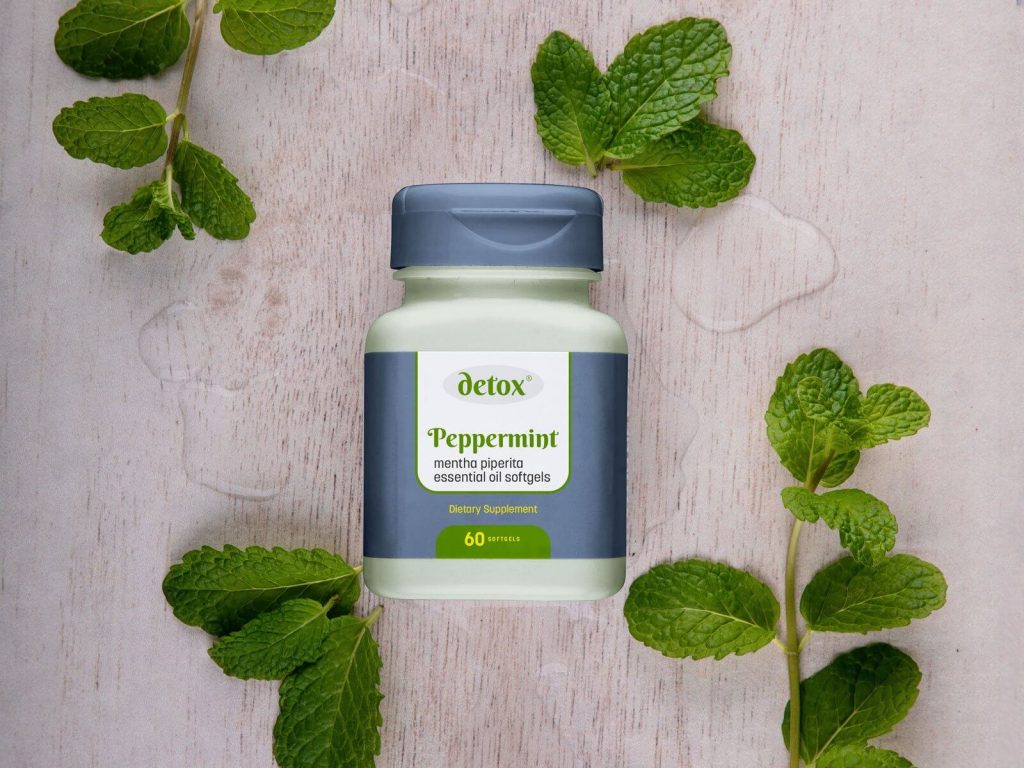 Free Plastic Medicine Bottle Mockup PSD