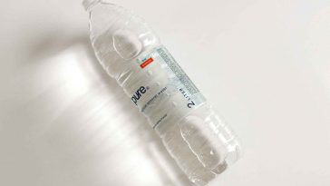 plastic water bottle mockup 1