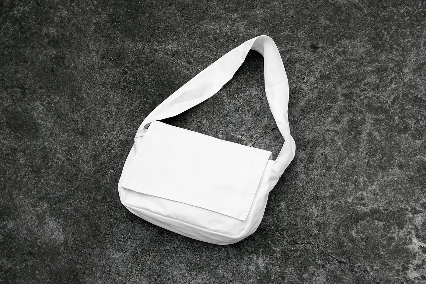 Free Lying Material Bag Mockup2