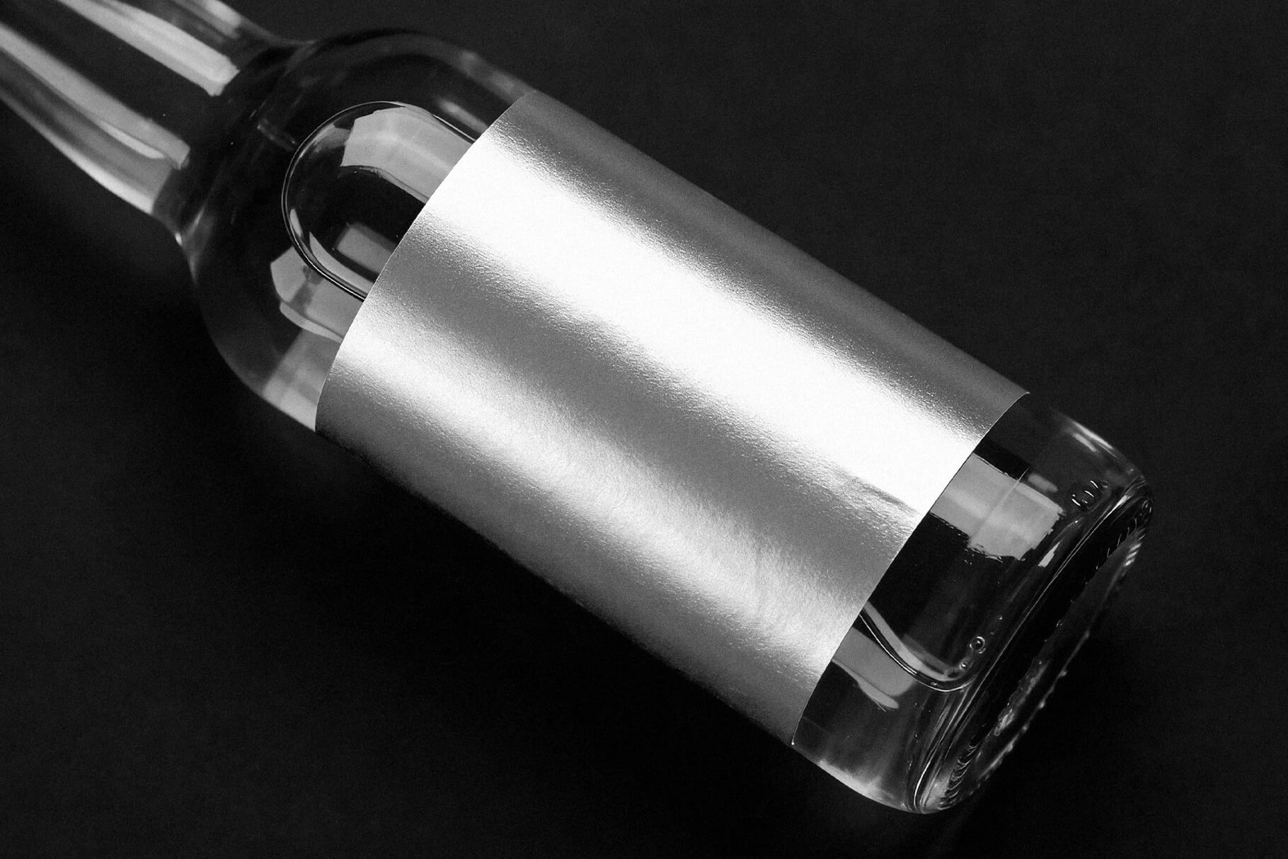 Free Bottle Label Mockup With Metallic Wrap PSD